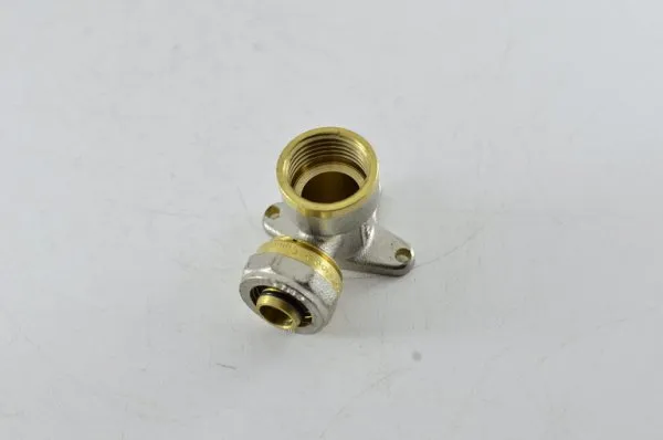 Уголок с креплением ц+г 20*1/2" LTM