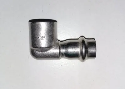 Угольник 90° с внутр.р нерж. сталь 22х 3/4"