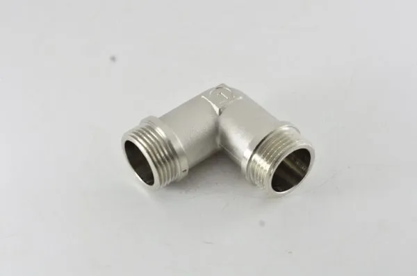 Угольник 3/4" шш Valtec
