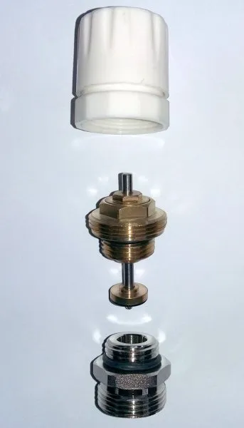 Клапан регулировочный с переходным ниппелем на подающем контуре 1/2"-3/4"