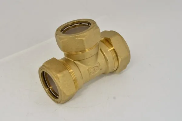 Тройник из латуни для подключения гофротрубы DN 25