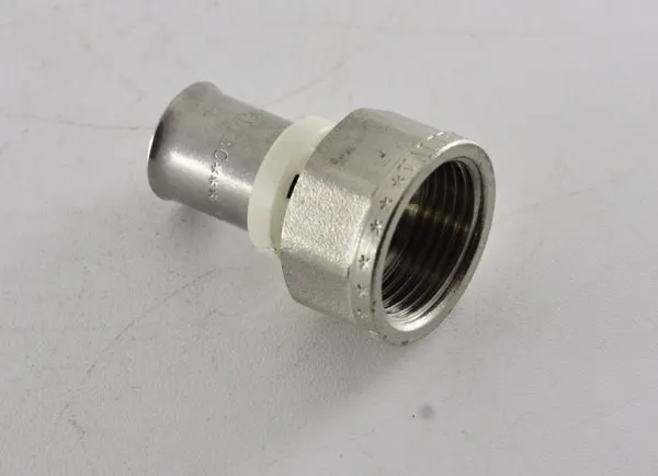 Соединитель пресс с переходом на вн. р. 16х3/4" VALTEC